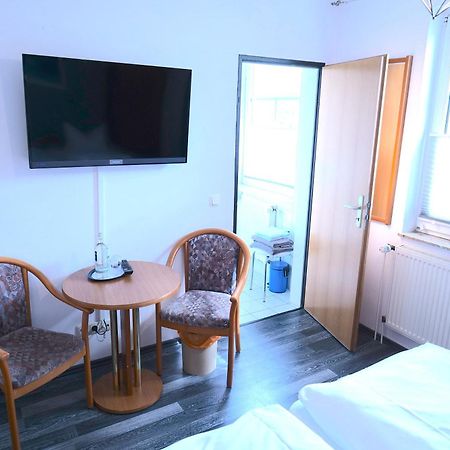Hotel & Restaurant Am Bodden Putbus Bagian luar foto