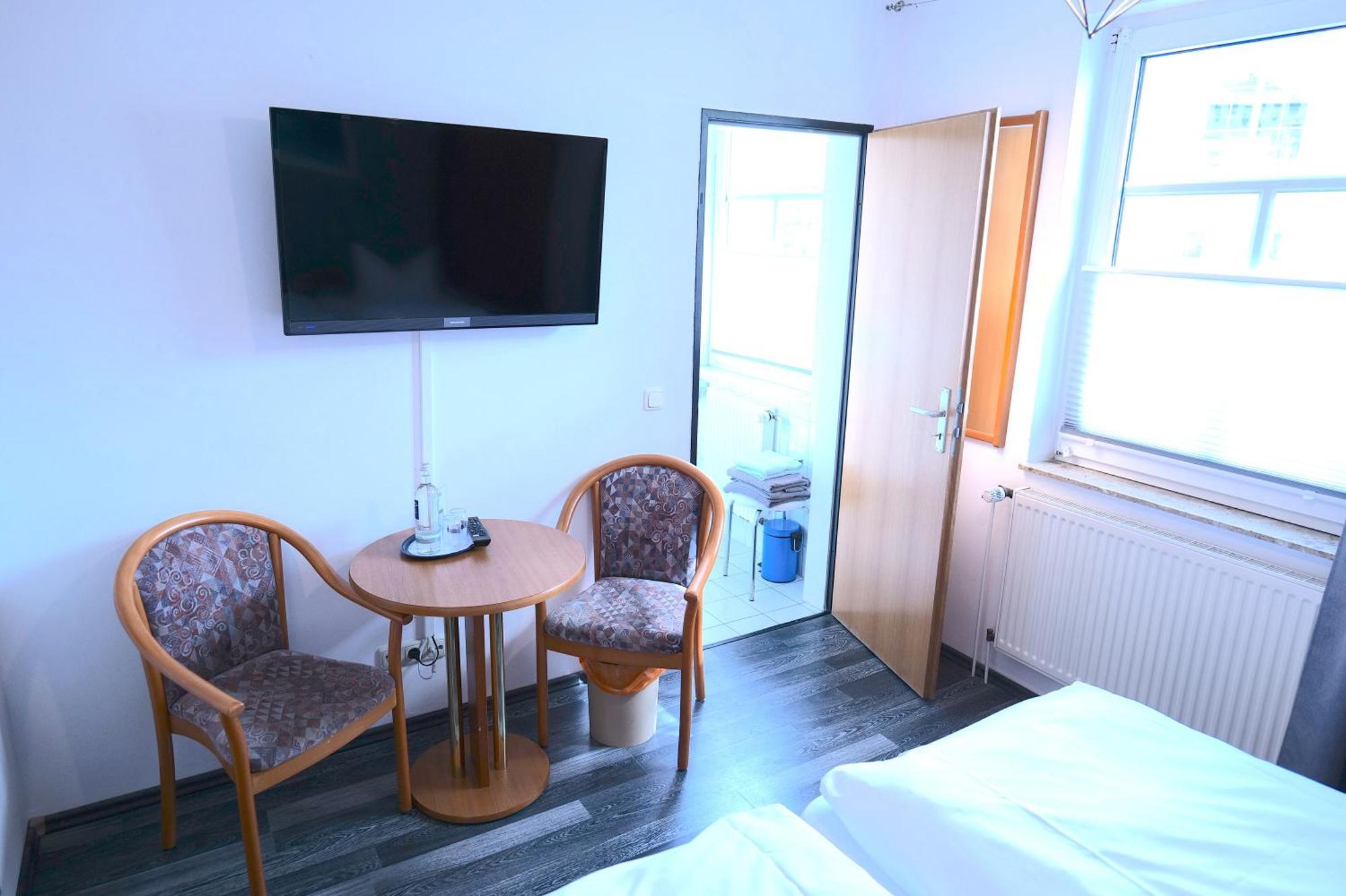Hotel & Restaurant Am Bodden Putbus Bagian luar foto