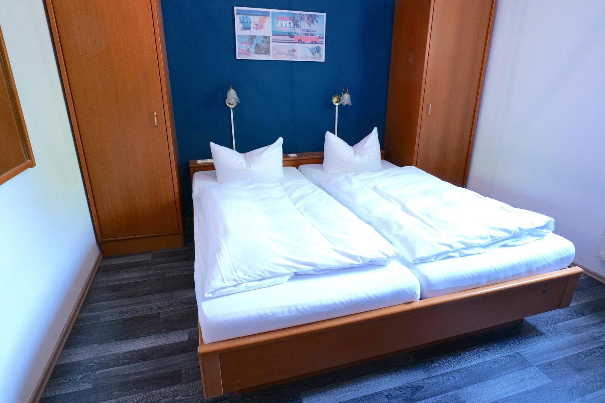 Hotel & Restaurant Am Bodden Putbus Bagian luar foto