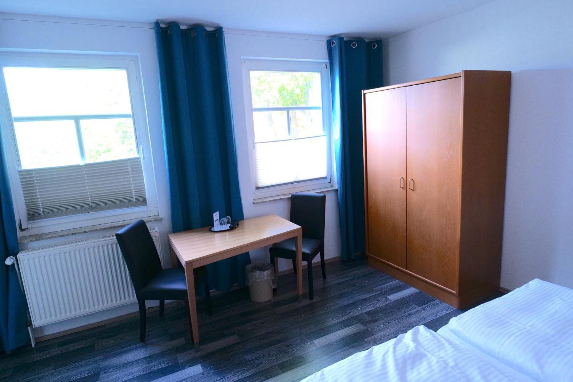 Hotel & Restaurant Am Bodden Putbus Bagian luar foto