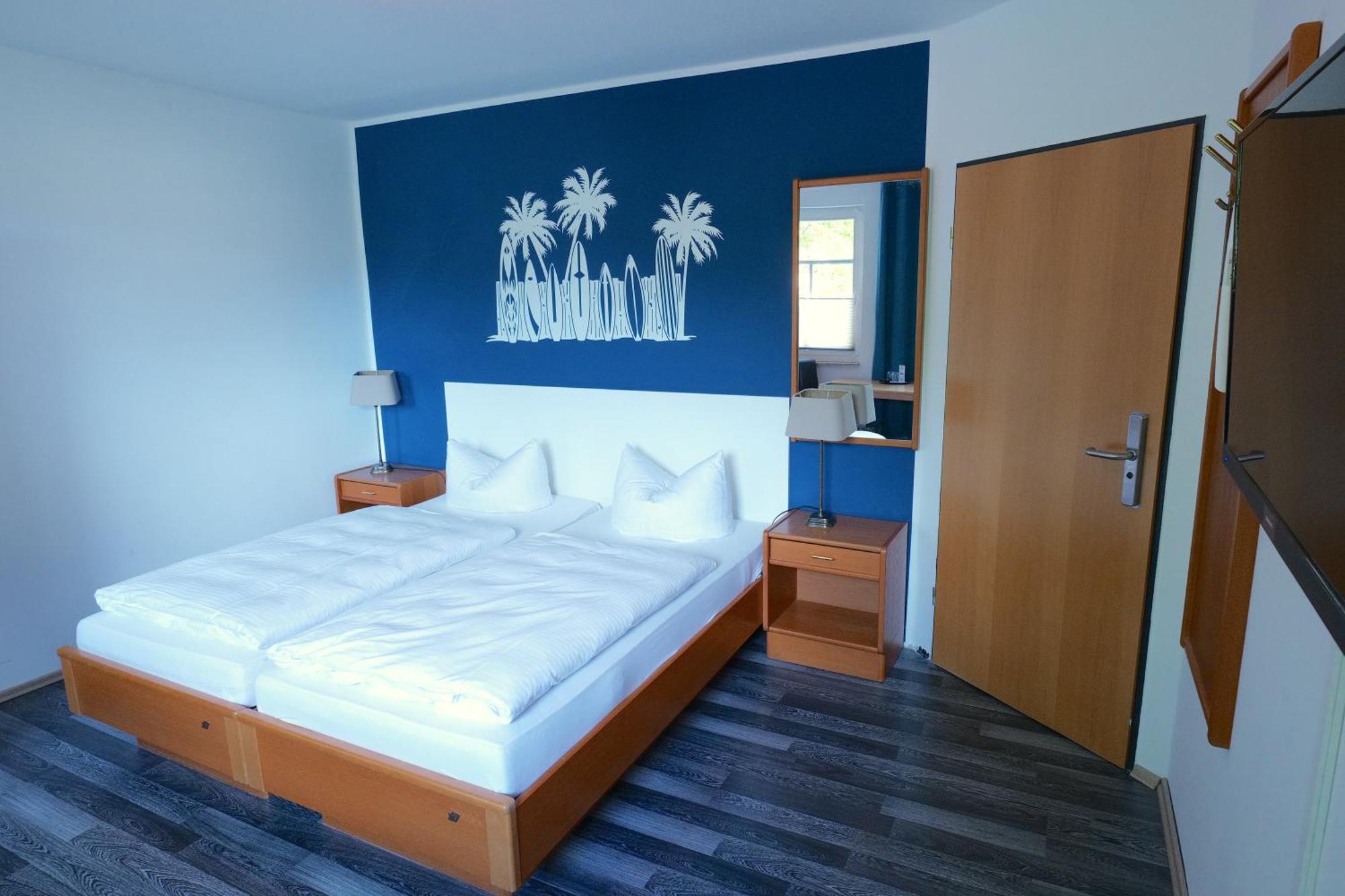 Hotel & Restaurant Am Bodden Putbus Bagian luar foto