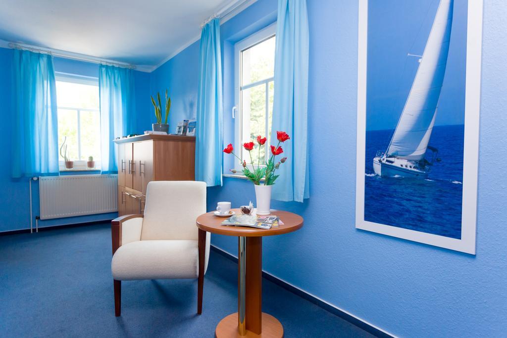 Hotel & Restaurant Am Bodden Putbus Bagian luar foto